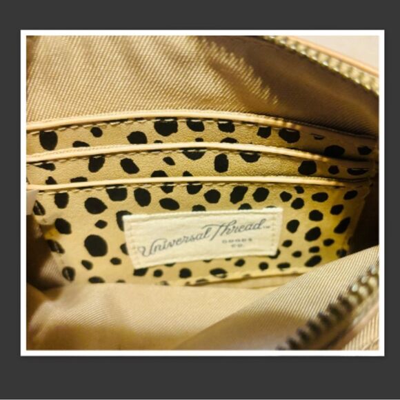 Universal Thread Spotted Animal Print Wristlet Wallet Coin Purse Cheetah Print - Picture 2 of 2